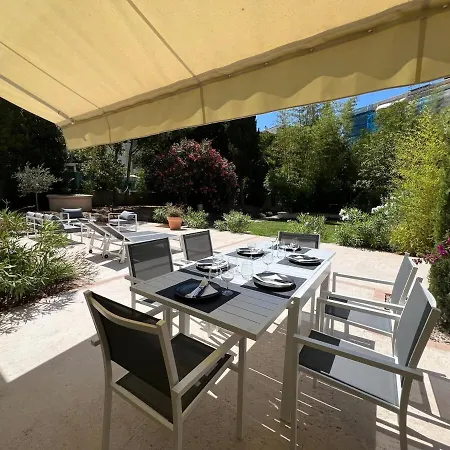 Elegant 3-br Garden - 5 Min Walk To - Behind Martinez