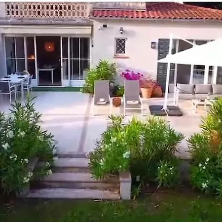 Elegant 3-br Garden - 5 Min Walk To - Behind Martinez * קאן