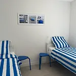 Elegant 3-br Garden - 5 Min Walk To - Behind Martinez Cannes