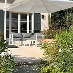 Elegant 3-br Garden - 5 Min Walk To - Behind Martinez Apartment Cannes