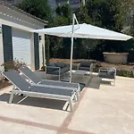 Elegant 3-br Garden - 5 Min Walk To - Behind Martinez
